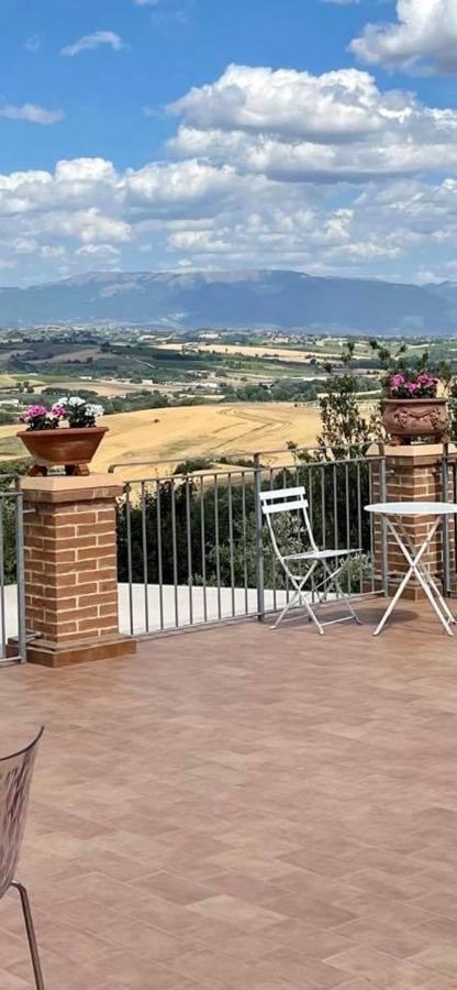 La Posta Di Bacco Bed and Breakfast Gualdo Cattaneo Buitenkant foto